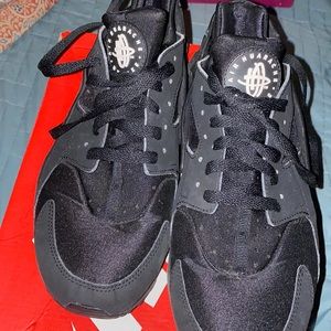 Nike huarache shoes